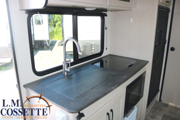 Apex Nano 185 BH 2022-LM Cossette inc. vr-roulotte-fifth wheel-cargo-arctic wolf -Remote-Clipper-cherokee-grey wolf-wolf pup-kodiak cub-aspen trail-dutchmen-forest river-freedom express select-coachmen-apex nano -Trois-Rivières