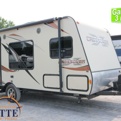 Crossover 189 QB 2012-LM Cossette inc. vr-roulotte-fifth wheel-cargo-arctic wolf -Remote-Clipper-cherokee-grey wolf-wolf pup-kodiak cub-aspen trail-dutchmen-forest river-freedom express select-coachmen-apex nano -Trois-Rivières