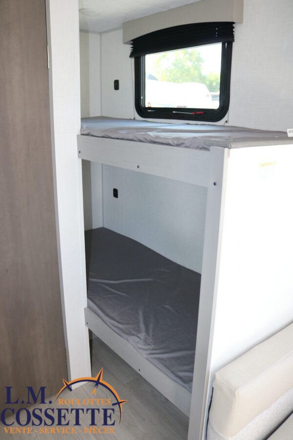 Clipper 17 BH 2026-LM Cossette inc. vr-roulotte-fifth wheel-cargo-arctic wolf -Remote-Clipper-cherokee-grey wolf-wolf pup-kodiak cub-aspen trail-dutchmen-forest river-freedom express select-coachmen-apex nano -Trois-Rivières