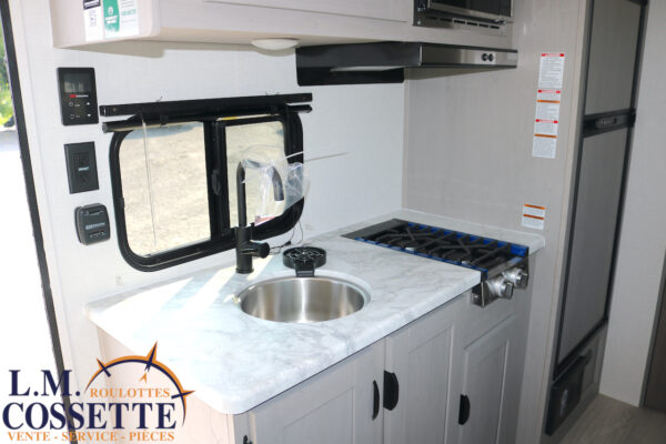Clipper 17 BH 2026-LM Cossette inc. vr-roulotte-fifth wheel-cargo-arctic wolf -Remote-Clipper-cherokee-grey wolf-wolf pup-kodiak cub-aspen trail-dutchmen-forest river-freedom express select-coachmen-apex nano -Trois-Rivières