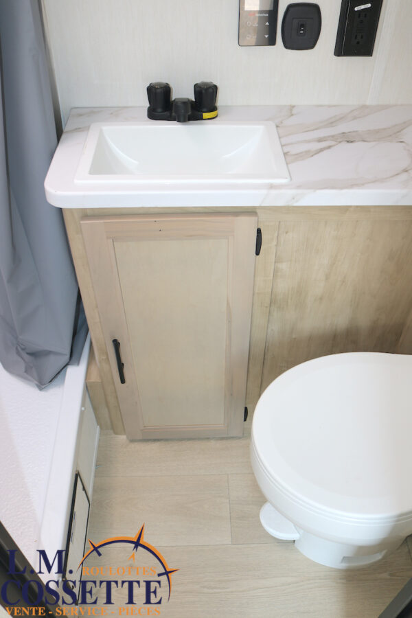 Grey Wolf 20 RDSE 2026-LM Cossette inc. vr-roulotte-fifth wheel-cargo-arctic wolf -Remote-Clipper-cherokee-grey wolf-wolf pup-kodiak cub-aspen trail-dutchmen-forest river-freedom express select-coachmen-apex nano -Trois-Rivières
