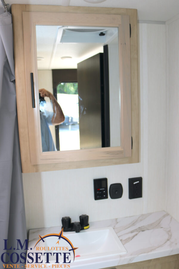 Grey Wolf 20 RDSE 2026-LM Cossette inc. vr-roulotte-fifth wheel-cargo-arctic wolf -Remote-Clipper-cherokee-grey wolf-wolf pup-kodiak cub-aspen trail-dutchmen-forest river-freedom express select-coachmen-apex nano -Trois-Rivières