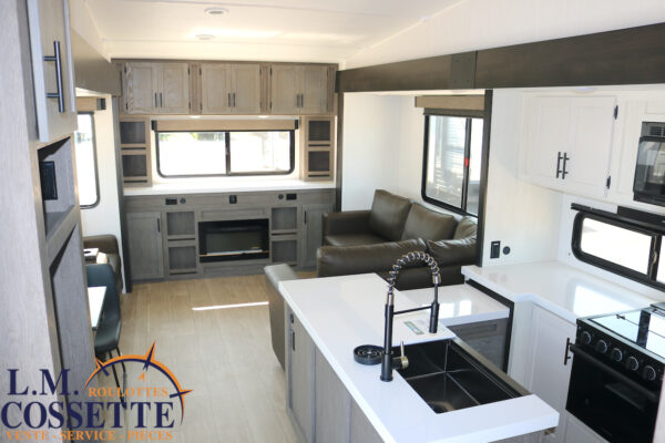 Arctic Wolf 289 PANO 2026-LM Cossette inc. vr-roulotte-fifth wheel-cargo-arctic wolf -Remote-Clipper-cherokee-grey wolf-wolf pup-kodiak cub-aspen trail-dutchmen-forest river-freedom express select-coachmen-apex nano -Trois-Rivières