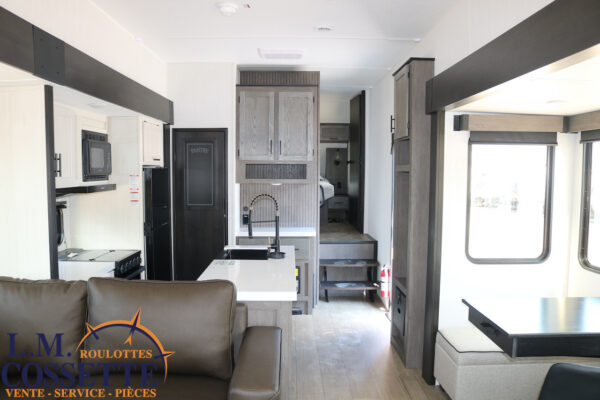 Arctic Wolf 289 PANO 2026-LM Cossette inc. vr-roulotte-fifth wheel-cargo-arctic wolf -Remote-Clipper-cherokee-grey wolf-wolf pup-kodiak cub-aspen trail-dutchmen-forest river-freedom express select-coachmen-apex nano -Trois-Rivières