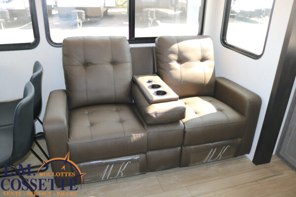 Arctic Wolf 289 PANO 2026-LM Cossette inc. vr-roulotte-fifth wheel-cargo-arctic wolf -Remote-Clipper-cherokee-grey wolf-wolf pup-kodiak cub-aspen trail-dutchmen-forest river-freedom express select-coachmen-apex nano -Trois-Rivières
