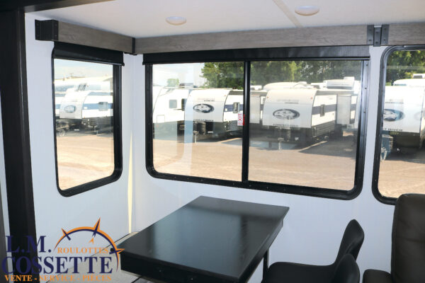 Arctic Wolf 289 PANO 2026-LM Cossette inc. vr-roulotte-fifth wheel-cargo-arctic wolf -Remote-Clipper-cherokee-grey wolf-wolf pup-kodiak cub-aspen trail-dutchmen-forest river-freedom express select-coachmen-apex nano -Trois-Rivières