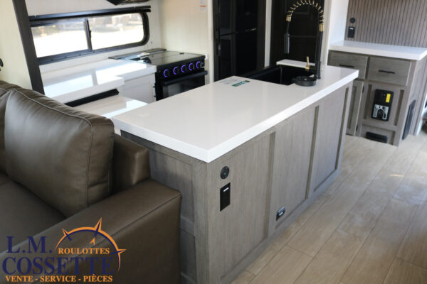 Arctic Wolf 289 PANO 2026-LM Cossette inc. vr-roulotte-fifth wheel-cargo-arctic wolf -Remote-Clipper-cherokee-grey wolf-wolf pup-kodiak cub-aspen trail-dutchmen-forest river-freedom express select-coachmen-apex nano -Trois-Rivières
