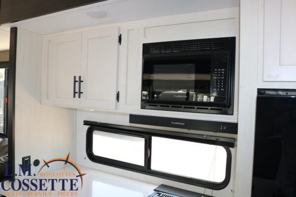 Arctic Wolf 289 PANO 2026-LM Cossette inc. vr-roulotte-fifth wheel-cargo-arctic wolf -Remote-Clipper-cherokee-grey wolf-wolf pup-kodiak cub-aspen trail-dutchmen-forest river-freedom express select-coachmen-apex nano -Trois-Rivières