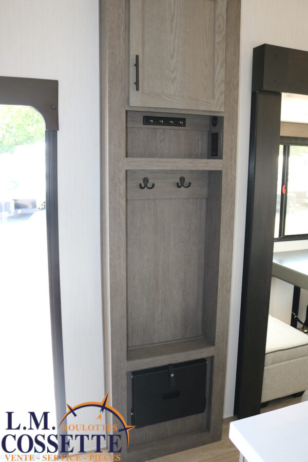 Arctic Wolf 289 PANO 2026-LM Cossette inc. vr-roulotte-fifth wheel-cargo-arctic wolf -Remote-Clipper-cherokee-grey wolf-wolf pup-kodiak cub-aspen trail-dutchmen-forest river-freedom express select-coachmen-apex nano -Trois-Rivières