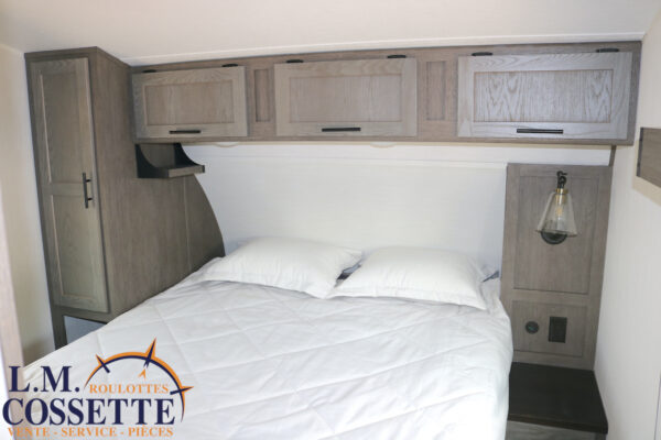 Arctic Wolf 289 PANO 2026-LM Cossette inc. vr-roulotte-fifth wheel-cargo-arctic wolf -Remote-Clipper-cherokee-grey wolf-wolf pup-kodiak cub-aspen trail-dutchmen-forest river-freedom express select-coachmen-apex nano -Trois-Rivières
