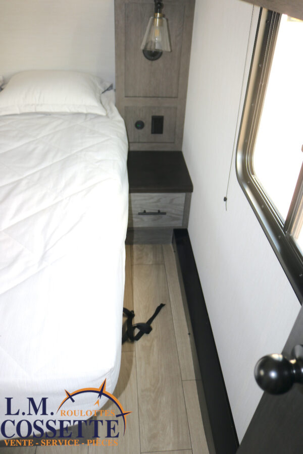 Arctic Wolf 289 PANO 2026-LM Cossette inc. vr-roulotte-fifth wheel-cargo-arctic wolf -Remote-Clipper-cherokee-grey wolf-wolf pup-kodiak cub-aspen trail-dutchmen-forest river-freedom express select-coachmen-apex nano -Trois-Rivières
