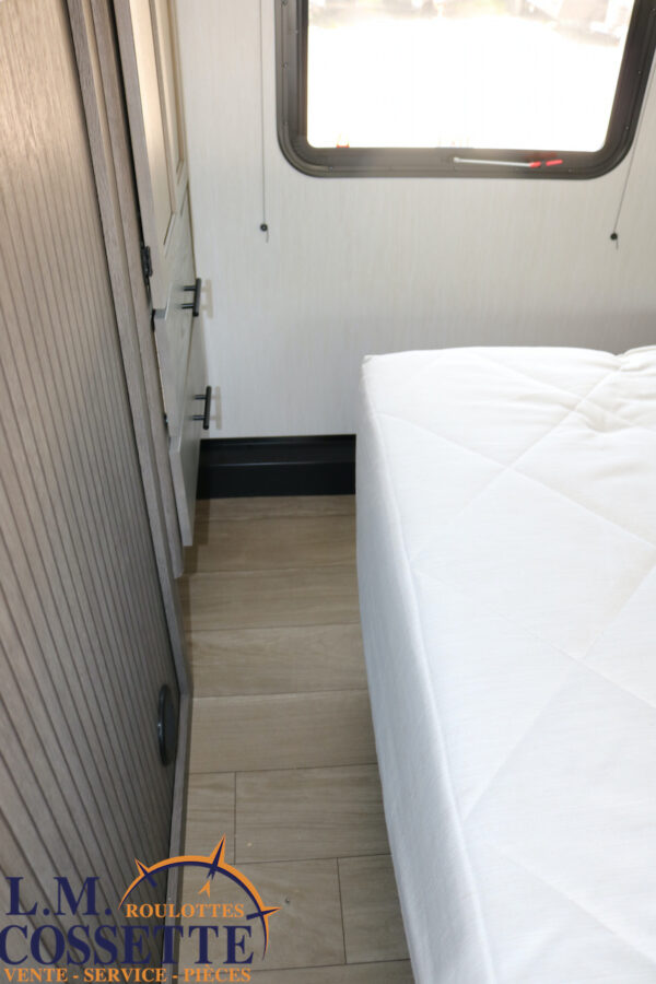 Arctic Wolf 289 PANO 2026-LM Cossette inc. vr-roulotte-fifth wheel-cargo-arctic wolf -Remote-Clipper-cherokee-grey wolf-wolf pup-kodiak cub-aspen trail-dutchmen-forest river-freedom express select-coachmen-apex nano -Trois-Rivières