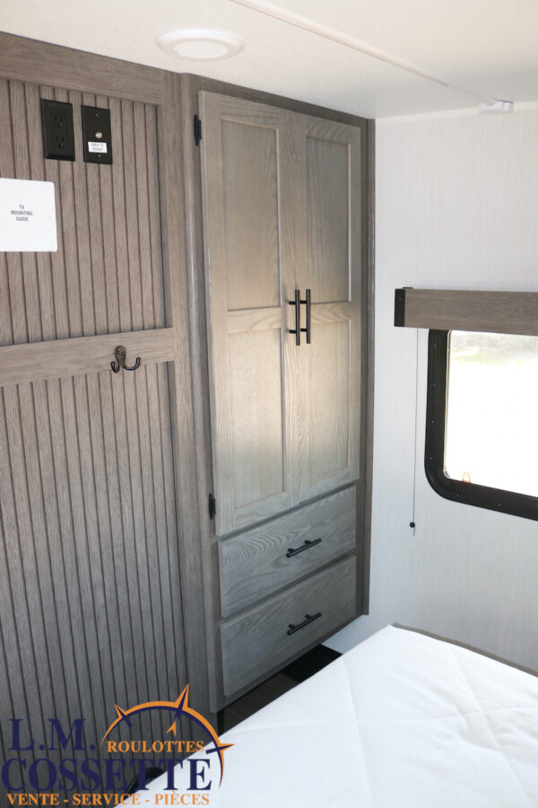 Arctic Wolf 289 PANO 2026-LM Cossette inc. vr-roulotte-fifth wheel-cargo-arctic wolf -Remote-Clipper-cherokee-grey wolf-wolf pup-kodiak cub-aspen trail-dutchmen-forest river-freedom express select-coachmen-apex nano -Trois-Rivières