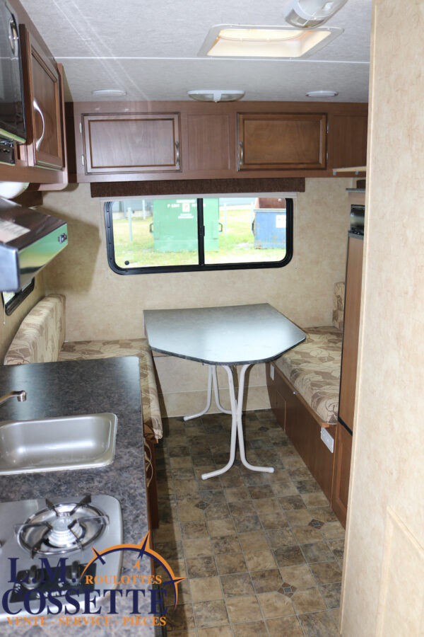 Starcraft 17 FB 2012-LM Cossette inc. vr-roulotte-fifth wheel-cargo-arctic wolf -Remote-Clipper-cherokee-grey wolf-wolf pup-kodiak cub-aspen trail-dutchmen-forest river-freedom express select-coachmen-apex nano -Trois-Rivières