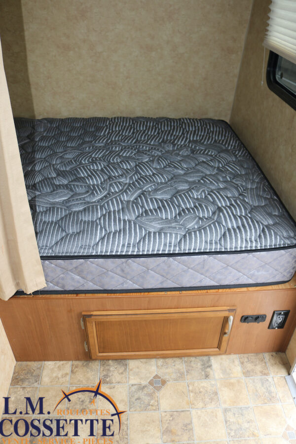 Starcraft 17 FB 2012-LM Cossette inc. vr-roulotte-fifth wheel-cargo-arctic wolf -Remote-Clipper-cherokee-grey wolf-wolf pup-kodiak cub-aspen trail-dutchmen-forest river-freedom express select-coachmen-apex nano -Trois-Rivières