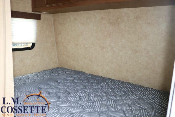 Starcraft 17 FB 2012-LM Cossette inc. vr-roulotte-fifth wheel-cargo-arctic wolf -Remote-Clipper-cherokee-grey wolf-wolf pup-kodiak cub-aspen trail-dutchmen-forest river-freedom express select-coachmen-apex nano -Trois-Rivières