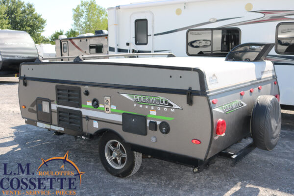 Rockwood 1980 2020 --LM Cossette inc. vr-roulotte-fifth wheel-cargo-arctic wolf -Remote-Clipper-cherokee-grey wolf-wolf pup-kodiak cub-aspen trail-dutchmen-forest river-freedom express select-coachmen-apex nano -Trois-Rivières