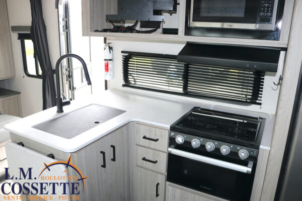 Passport 221 BH 2023-LM Cossette inc. vr-roulotte-fifth wheel-cargo-arctic wolf -Remote-Clipper-cherokee-grey wolf-wolf pup-kodiak cub-aspen trail-dutchmen-forest river-freedom express select-coachmen-apex nano -Trois-Rivières