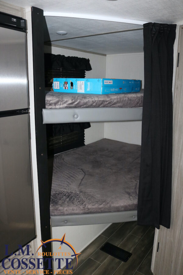 Passport 221 BH 2023-LM Cossette inc. vr-roulotte-fifth wheel-cargo-arctic wolf -Remote-Clipper-cherokee-grey wolf-wolf pup-kodiak cub-aspen trail-dutchmen-forest river-freedom express select-coachmen-apex nano -Trois-Rivières