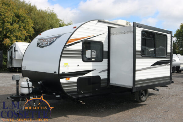 Wildwood 178 BHSK 2022-LM Cossette inc. vr-roulotte-fifth wheel-cargo-arctic wolf -Remote-Clipper-cherokee-grey wolf-wolf pup-kodiak cub-aspen trail-dutchmen-forest river-freedom express select-coachmen-apex nano -Trois-Rivières