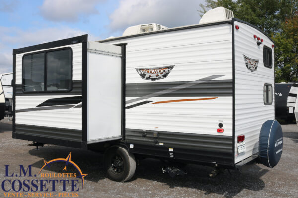 Wildwood 178 BHSK 2022-LM Cossette inc. vr-roulotte-fifth wheel-cargo-arctic wolf -Remote-Clipper-cherokee-grey wolf-wolf pup-kodiak cub-aspen trail-dutchmen-forest river-freedom express select-coachmen-apex nano -Trois-Rivières