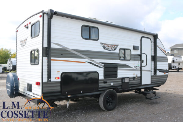 Wildwood 178 BHSK 2022-LM Cossette inc. vr-roulotte-fifth wheel-cargo-arctic wolf -Remote-Clipper-cherokee-grey wolf-wolf pup-kodiak cub-aspen trail-dutchmen-forest river-freedom express select-coachmen-apex nano -Trois-Rivières