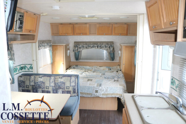 Surveyor 262 2005-LM Cossette inc. vr-roulotte-fifth wheel-cargo-arctic wolf -Remote-Clipper-cherokee-grey wolf-wolf pup-kodiak cub-aspen trail-dutchmen-forest river-freedom express select-coachmen-apex nano -Trois-Rivières