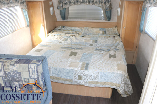 Surveyor 262 2005-LM Cossette inc. vr-roulotte-fifth wheel-cargo-arctic wolf -Remote-Clipper-cherokee-grey wolf-wolf pup-kodiak cub-aspen trail-dutchmen-forest river-freedom express select-coachmen-apex nano -Trois-Rivières