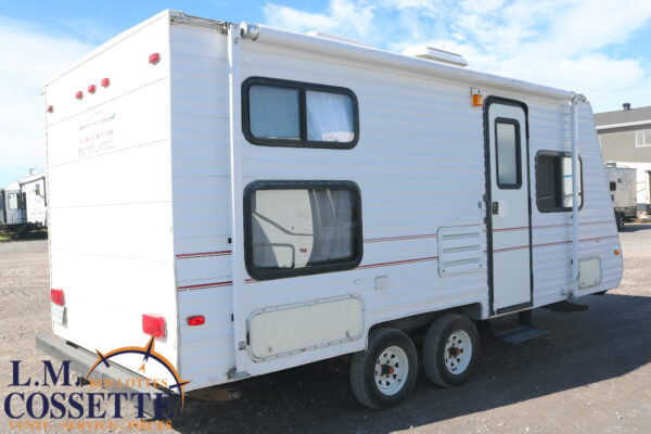 Apache 21 2001-LM Cossette inc. vr-roulotte-fifth wheel-cargo-arctic wolf -Remote-Clipper-cherokee-grey wolf-wolf pup-kodiak cub-aspen trail-dutchmen-forest river-freedom express select-coachmen-apex nano -Trois-Rivières-fond