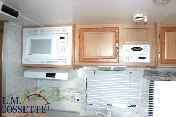 Apache 21 2001-LM Cossette inc. vr-roulotte-fifth wheel-cargo-arctic wolf -Remote-Clipper-cherokee-grey wolf-wolf pup-kodiak cub-aspen trail-dutchmen-forest river-freedom express select-coachmen-apex nano -Trois-Rivières-fond