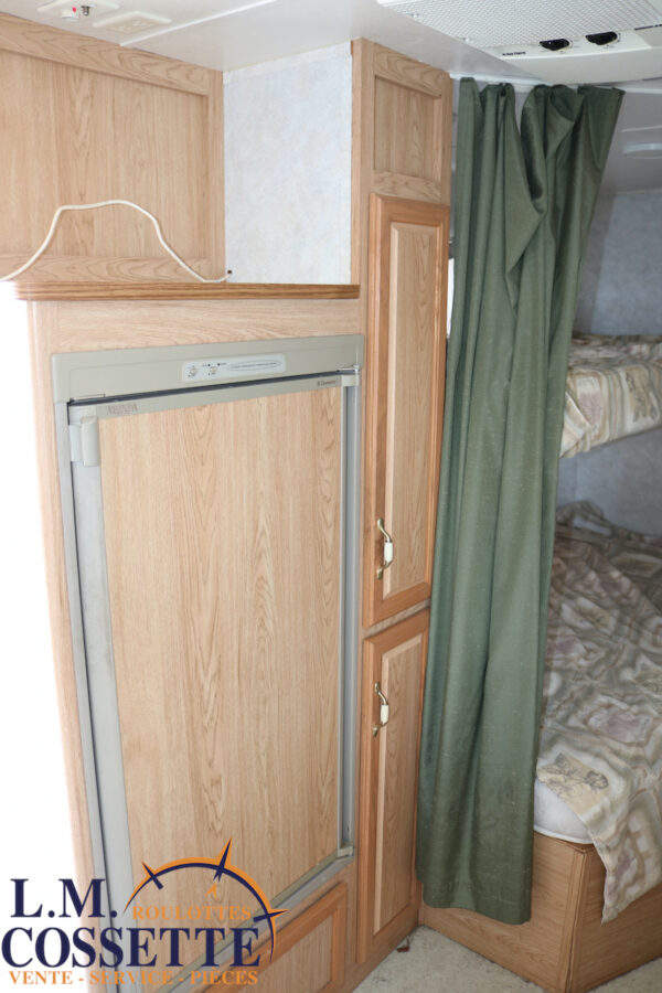 Apache 21 2001-LM Cossette inc. vr-roulotte-fifth wheel-cargo-arctic wolf -Remote-Clipper-cherokee-grey wolf-wolf pup-kodiak cub-aspen trail-dutchmen-forest river-freedom express select-coachmen-apex nano -Trois-Rivières-fond