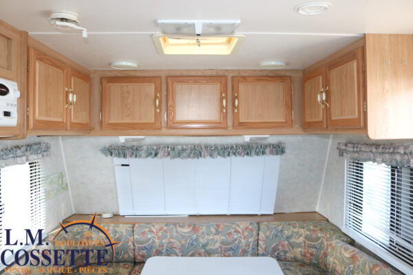 Apache 21 2001-LM Cossette inc. vr-roulotte-fifth wheel-cargo-arctic wolf -Remote-Clipper-cherokee-grey wolf-wolf pup-kodiak cub-aspen trail-dutchmen-forest river-freedom express select-coachmen-apex nano -Trois-Rivières-fond