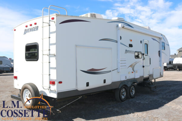Avenger 529 RBS 2014-LM Cossette inc. vr-roulotte-fifth wheel-cargo-arctic wolf -Remote-Clipper-cherokee-grey wolf-wolf pup-kodiak cub-aspen trail-dutchmen-forest river-freedom express select-coachmen-apex nano -Trois-Rivières-fond
