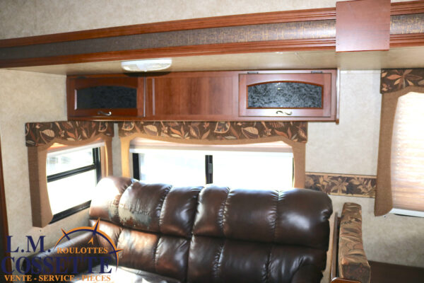 Avenger 529 RBS 2014-LM Cossette inc. vr-roulotte-fifth wheel-cargo-arctic wolf -Remote-Clipper-cherokee-grey wolf-wolf pup-kodiak cub-aspen trail-dutchmen-forest river-freedom express select-coachmen-apex nano -Trois-Rivières-fond