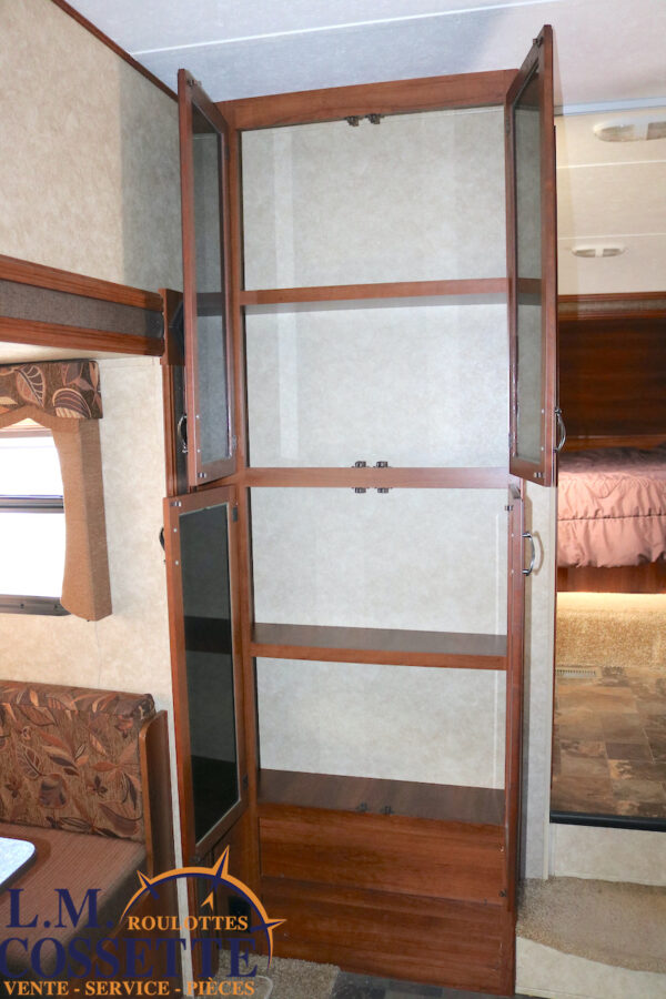 Avenger 529 RBS 2014-LM Cossette inc. vr-roulotte-fifth wheel-cargo-arctic wolf -Remote-Clipper-cherokee-grey wolf-wolf pup-kodiak cub-aspen trail-dutchmen-forest river-freedom express select-coachmen-apex nano -Trois-Rivières-fond