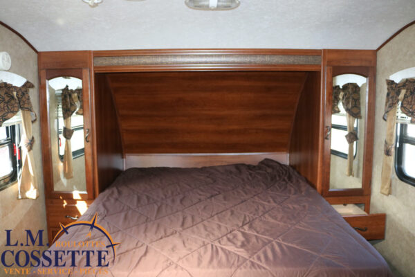 Avenger 529 RBS 2014-LM Cossette inc. vr-roulotte-fifth wheel-cargo-arctic wolf -Remote-Clipper-cherokee-grey wolf-wolf pup-kodiak cub-aspen trail-dutchmen-forest river-freedom express select-coachmen-apex nano -Trois-Rivières-fond