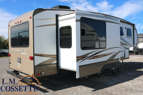 Cruiser 29 MK 2013-LM Cossette inc. vr-roulotte-fifth wheel-cargo-arctic wolf -Remote-Clipper-cherokee-grey wolf-wolf pup-kodiak cub-aspen trail-dutchmen-forest river-freedom express select-coachmen-apex nano -Trois-Rivières-fond