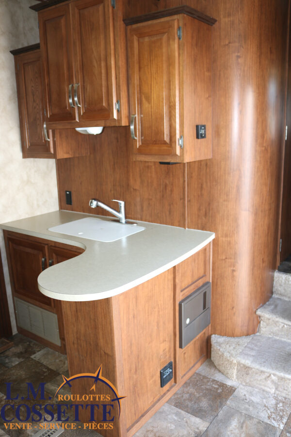 Cruiser 29 MK 2013-LM Cossette inc. vr-roulotte-fifth wheel-cargo-arctic wolf -Remote-Clipper-cherokee-grey wolf-wolf pup-kodiak cub-aspen trail-dutchmen-forest river-freedom express select-coachmen-apex nano -Trois-Rivières-fond