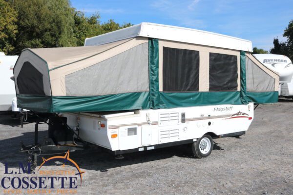 Flagstaff 620 ST 2009-LM Cossette inc. vr-roulotte-fifth wheel-cargo-arctic wolf -Remote-Clipper-cherokee-grey wolf-wolf pup-kodiak cub-aspen trail-dutchmen-forest river-freedom express select-coachmen-apex nano -Trois-Rivières-fond