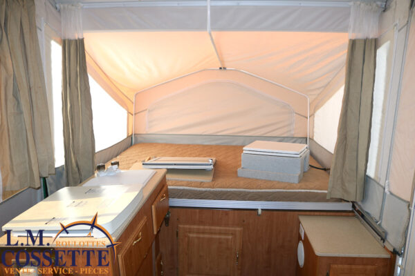 Flagstaff 620 ST 2009-LM Cossette inc. vr-roulotte-fifth wheel-cargo-arctic wolf -Remote-Clipper-cherokee-grey wolf-wolf pup-kodiak cub-aspen trail-dutchmen-forest river-freedom express select-coachmen-apex nano -Trois-Rivières-fond