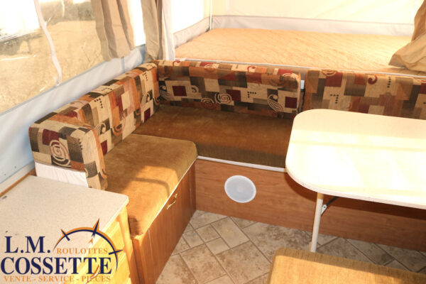 Flagstaff 620 ST 2009-LM Cossette inc. vr-roulotte-fifth wheel-cargo-arctic wolf -Remote-Clipper-cherokee-grey wolf-wolf pup-kodiak cub-aspen trail-dutchmen-forest river-freedom express select-coachmen-apex nano -Trois-Rivières-fond