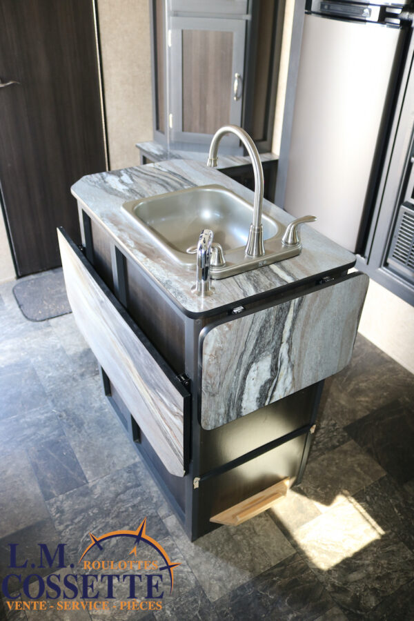 Prolite Supreme 2017-LM Cossette inc. vr-roulotte-fifth wheel-cargo-arctic wolf -Remote-Clipper-cherokee-grey wolf-wolf pup-kodiak cub-aspen trail-dutchmen-forest river-freedom express select-coachmen-apex nano -Trois-Rivières-fond