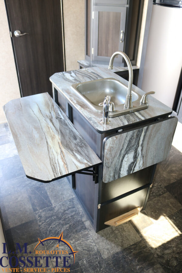 Prolite Supreme 2017-LM Cossette inc. vr-roulotte-fifth wheel-cargo-arctic wolf -Remote-Clipper-cherokee-grey wolf-wolf pup-kodiak cub-aspen trail-dutchmen-forest river-freedom express select-coachmen-apex nano -Trois-Rivières-fond