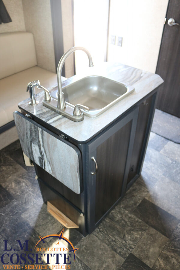 Prolite Supreme 2017-LM Cossette inc. vr-roulotte-fifth wheel-cargo-arctic wolf -Remote-Clipper-cherokee-grey wolf-wolf pup-kodiak cub-aspen trail-dutchmen-forest river-freedom express select-coachmen-apex nano -Trois-Rivières-fond