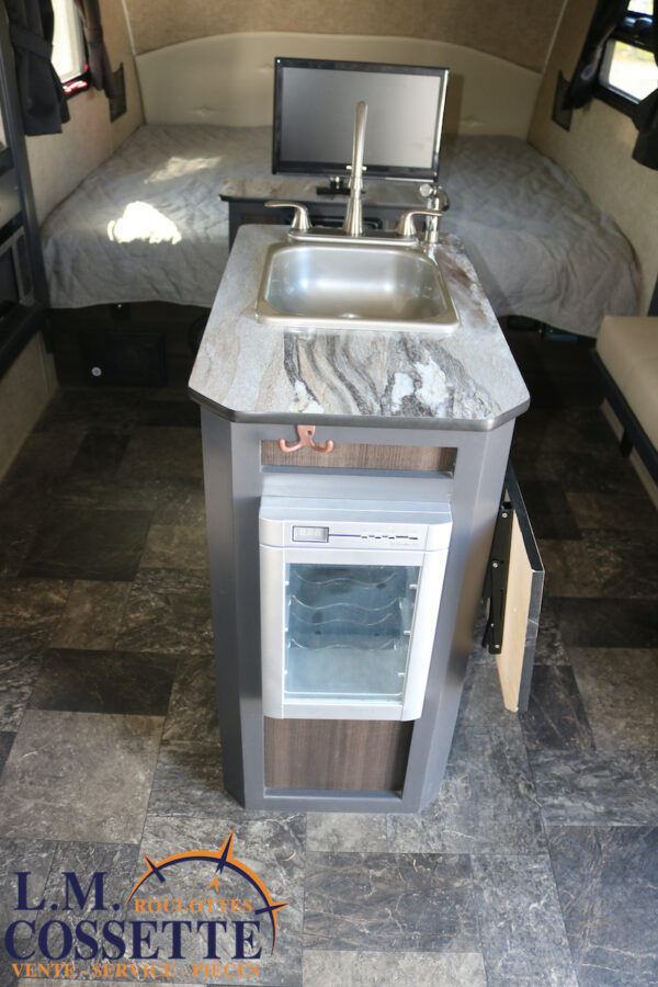 Prolite Supreme 2017-LM Cossette inc. vr-roulotte-fifth wheel-cargo-arctic wolf -Remote-Clipper-cherokee-grey wolf-wolf pup-kodiak cub-aspen trail-dutchmen-forest river-freedom express select-coachmen-apex nano -Trois-Rivières-fond
