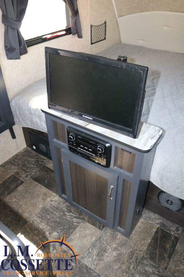 Prolite Supreme 2017-LM Cossette inc. vr-roulotte-fifth wheel-cargo-arctic wolf -Remote-Clipper-cherokee-grey wolf-wolf pup-kodiak cub-aspen trail-dutchmen-forest river-freedom express select-coachmen-apex nano -Trois-Rivières-fond