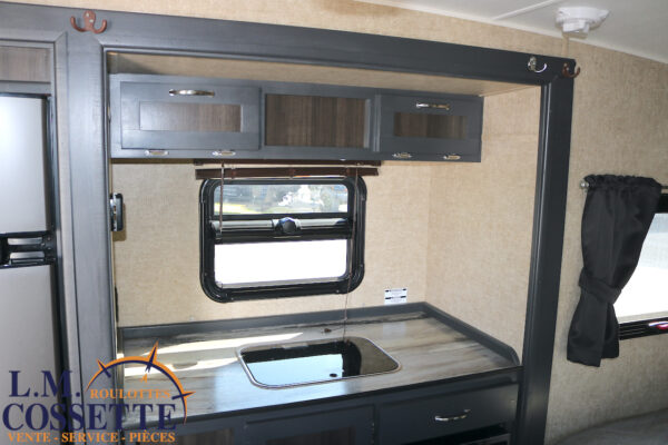 Prolite Supreme 2017-LM Cossette inc. vr-roulotte-fifth wheel-cargo-arctic wolf -Remote-Clipper-cherokee-grey wolf-wolf pup-kodiak cub-aspen trail-dutchmen-forest river-freedom express select-coachmen-apex nano -Trois-Rivières-fond