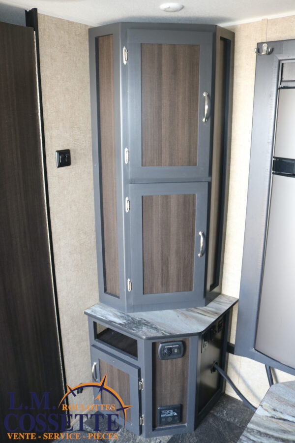 Prolite Supreme 2017-LM Cossette inc. vr-roulotte-fifth wheel-cargo-arctic wolf -Remote-Clipper-cherokee-grey wolf-wolf pup-kodiak cub-aspen trail-dutchmen-forest river-freedom express select-coachmen-apex nano -Trois-Rivières-fond