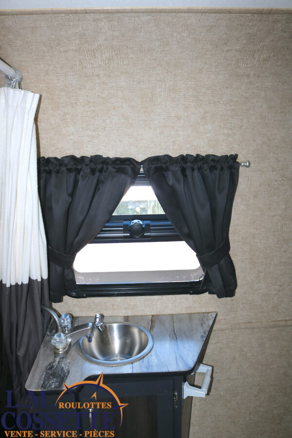 Prolite Supreme 2017-LM Cossette inc. vr-roulotte-fifth wheel-cargo-arctic wolf -Remote-Clipper-cherokee-grey wolf-wolf pup-kodiak cub-aspen trail-dutchmen-forest river-freedom express select-coachmen-apex nano -Trois-Rivières-fond