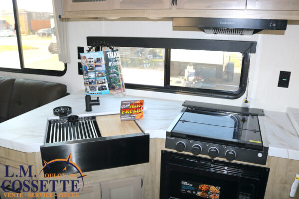 Grey Wolf 26 SS 2026-LM Cossette inc. vr-roulotte-fifth wheel-cargo-arctic wolf -Remote-Clipper-cherokee-grey wolf-wolf pup-kodiak cub-aspen trail-dutchmen-forest river-freedom express select-coachmen-apex nano -Trois-Rivières-fond